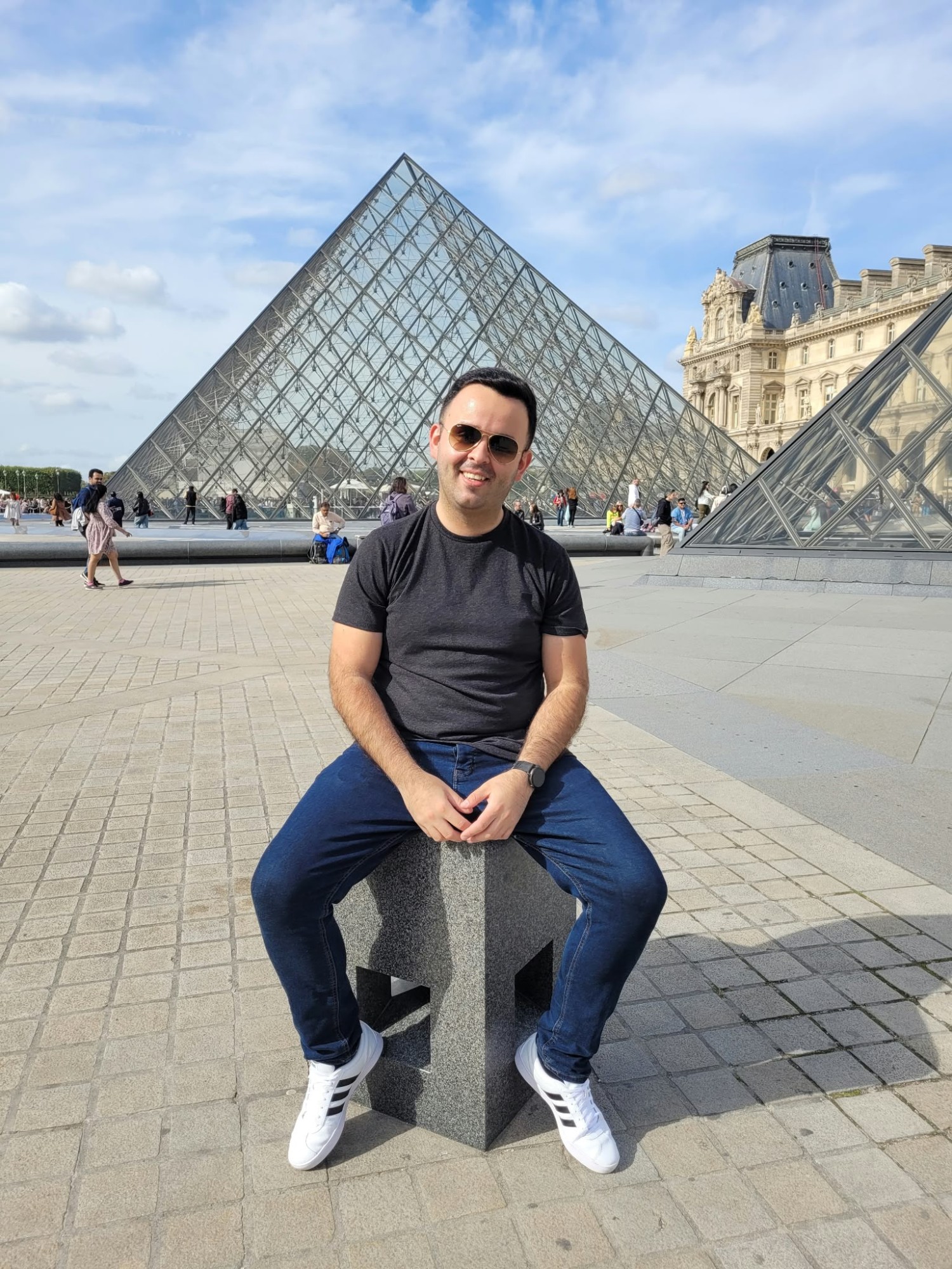 Chegada do grupo a Paris com recepção da Let’s Travel Viagens